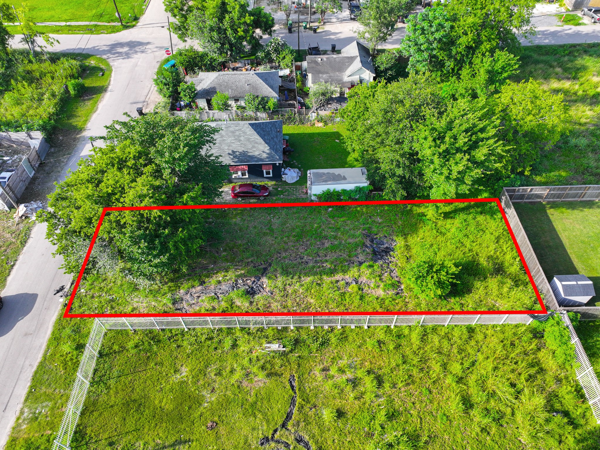 1807 Davis Street Houston, TX 77026 - Photo 2 of 13 a view of a garden with a flower garden