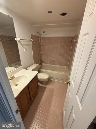$3,495 | 1301 North Courthouse Road, Unit 1706, Arlington, VA 22201