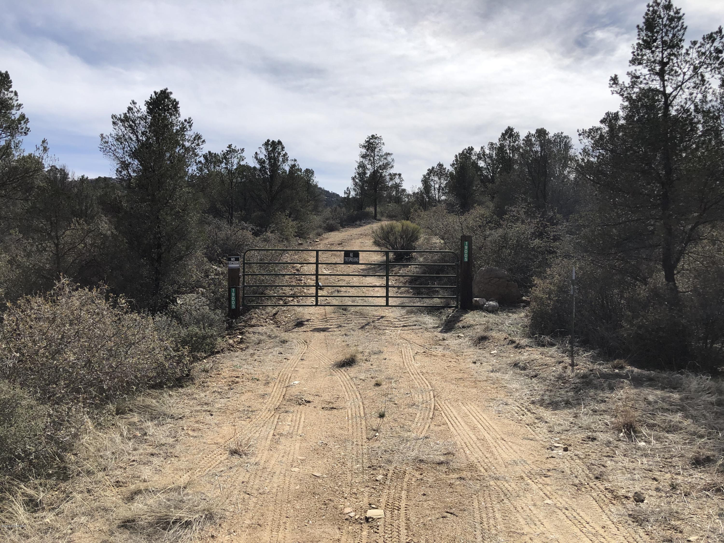 19005 Model Creek Road Peeples Valley, AZ 86332 - Photo 5 of 36 IMG_1754