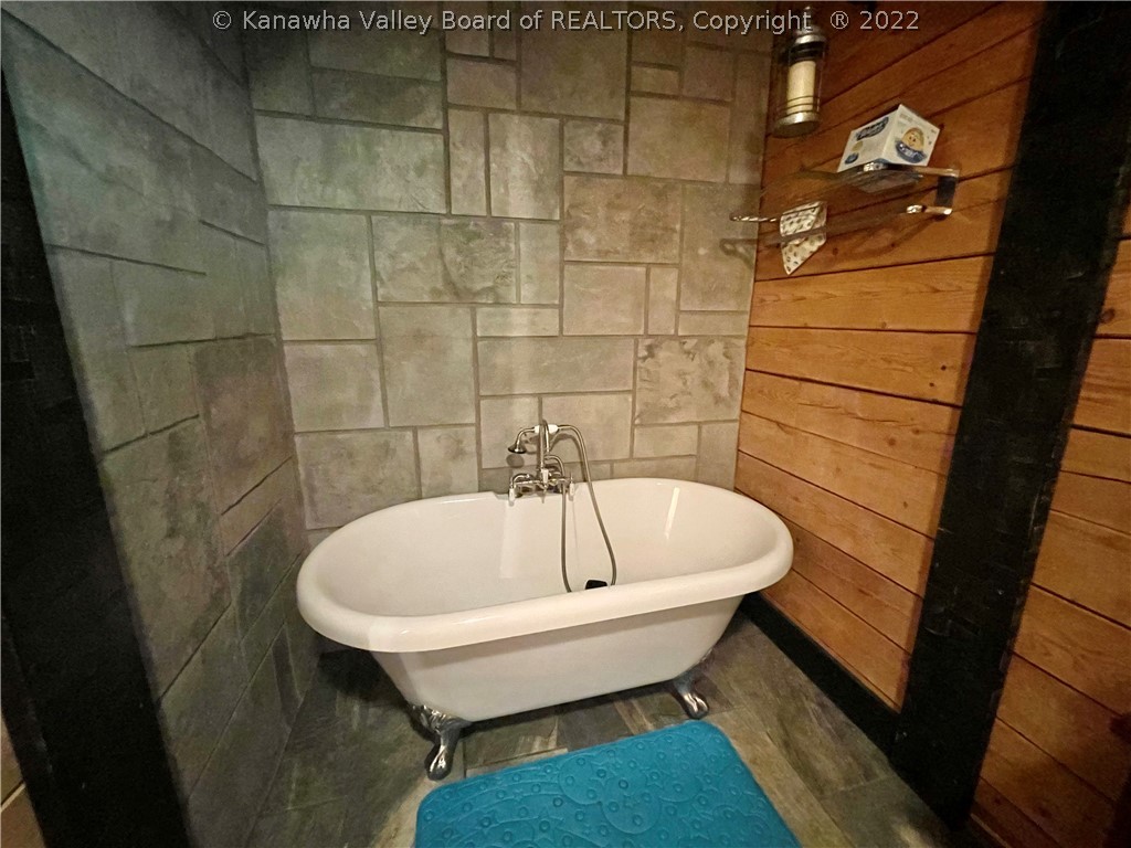 9915 Charleston Road Kenna, WV 25248 - Photo 14 of 31 Gallery Image 14