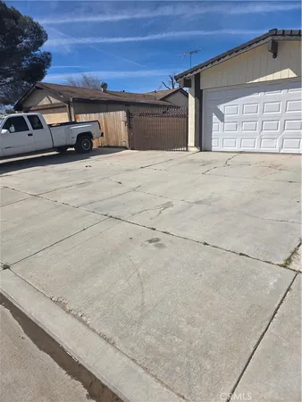 $2,800 | 44283 Raysack Avenue, Lancaster, CA 93535