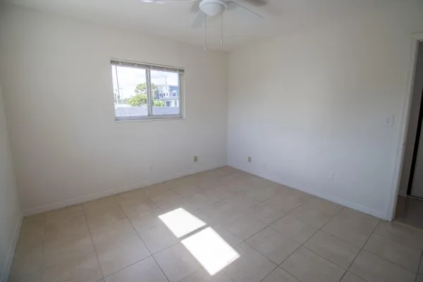 $1,575 | 1727 Liberty Street, Unit 12, Hollywood, FL 33020
