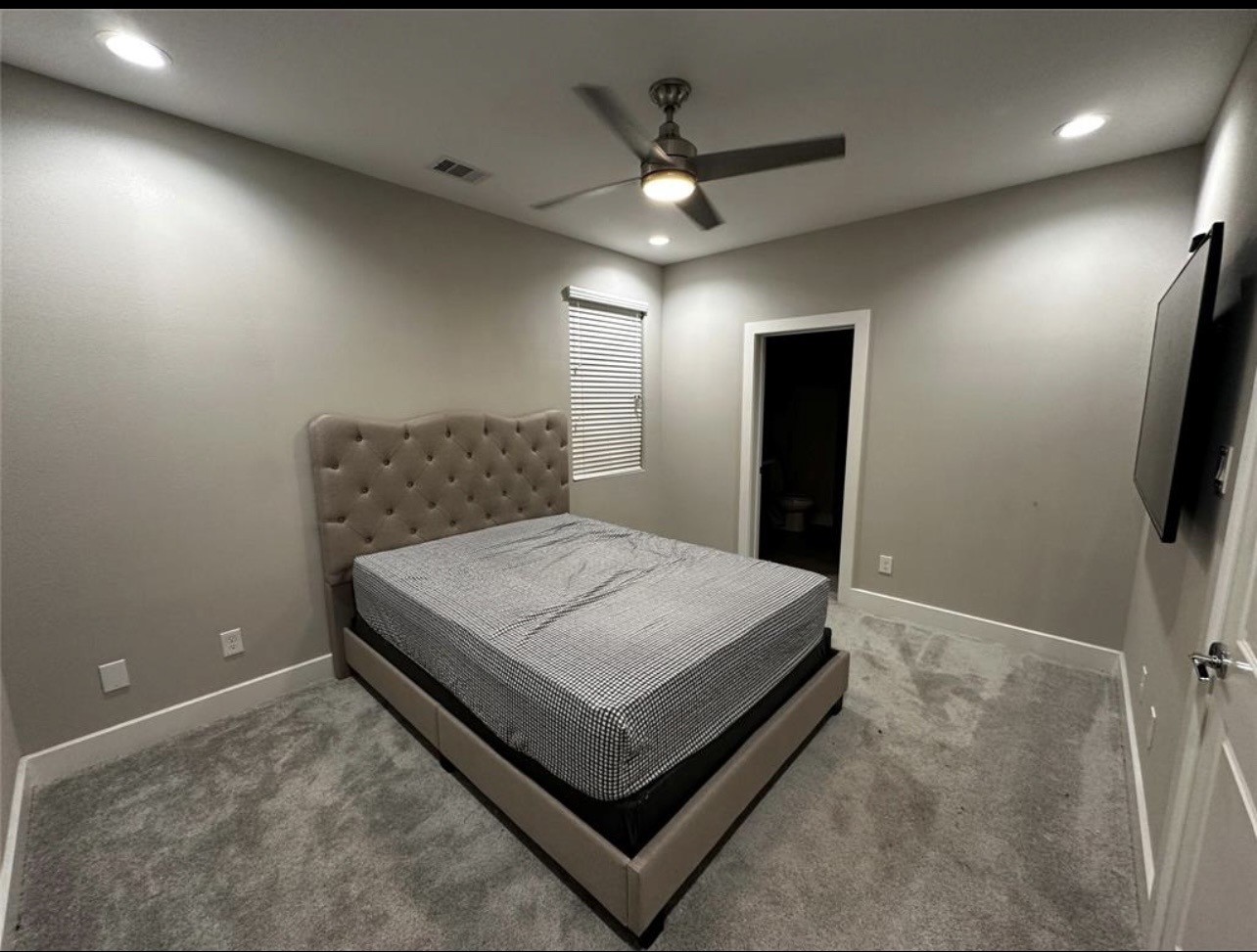 1224 Upton Street Houston, TX 77020 - Photo 36 of 48 1st floor bedroom