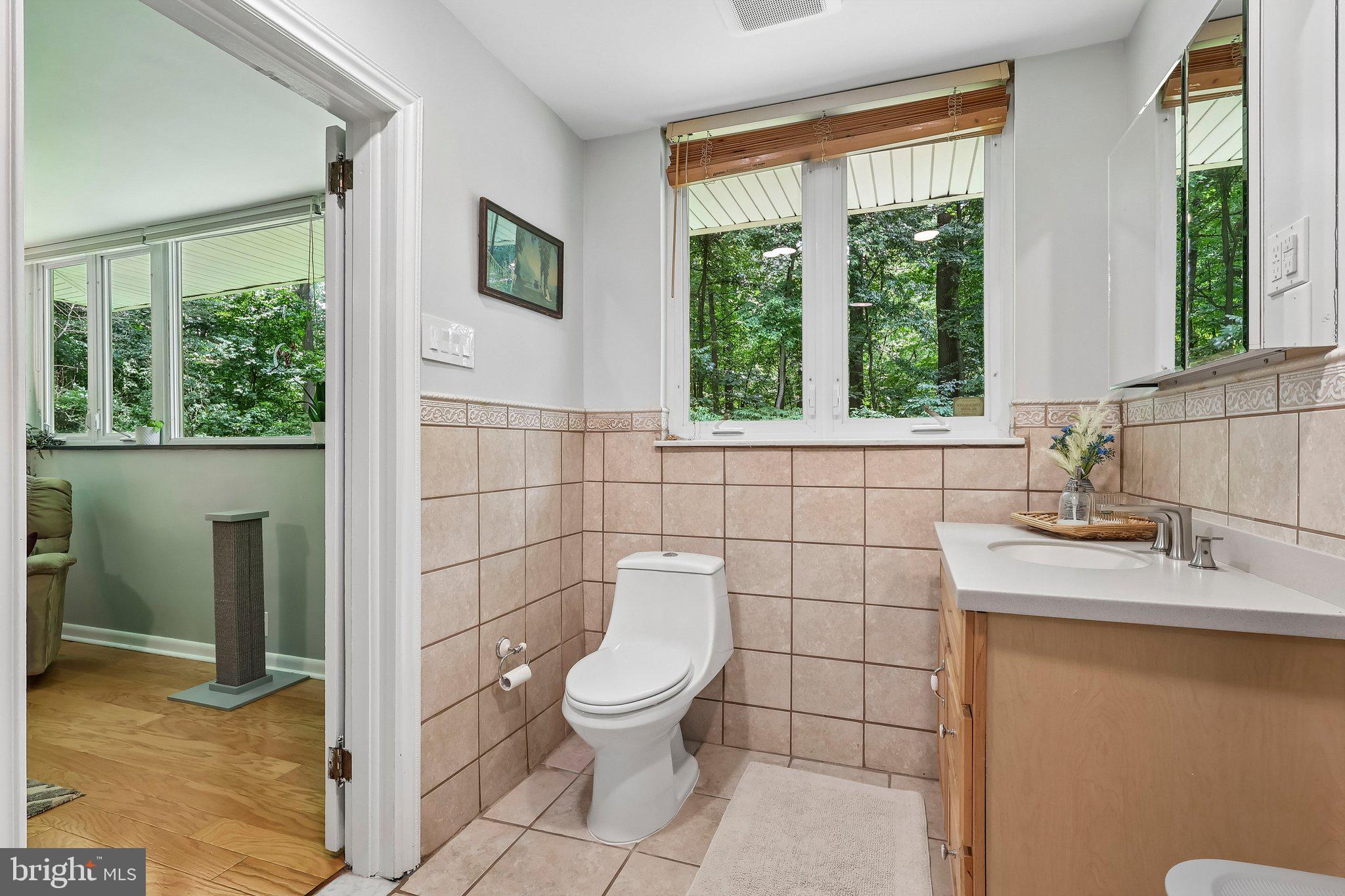 939 North Avenue Springfield, PA 19064 - Photo 28 of 49 Master bath
