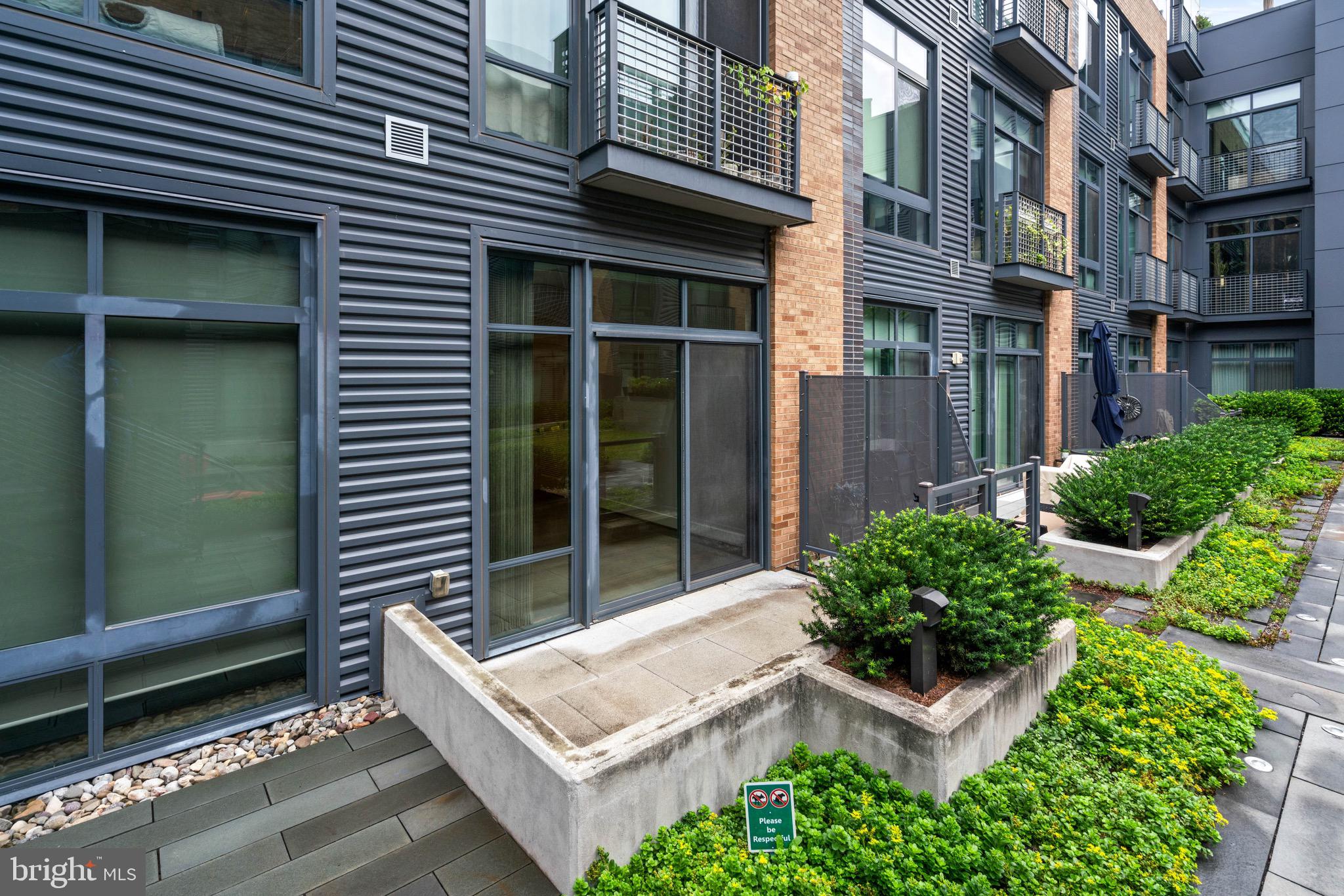 525 Water Street Southwest, Unit 207 Washington, DC 20024 - Photo 36 of 38 Private Terrace/Courtyard