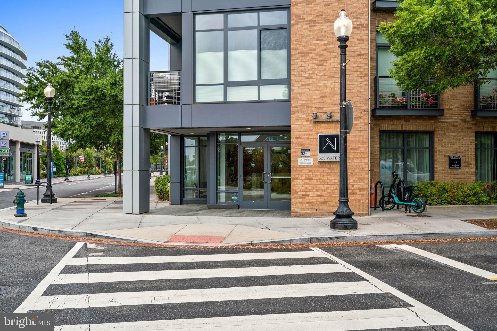 525 Water Street Southwest, Unit 207 Washington, DC 20024 - Photo 4 of 38 525 Water Street SW #207 Front Entrance