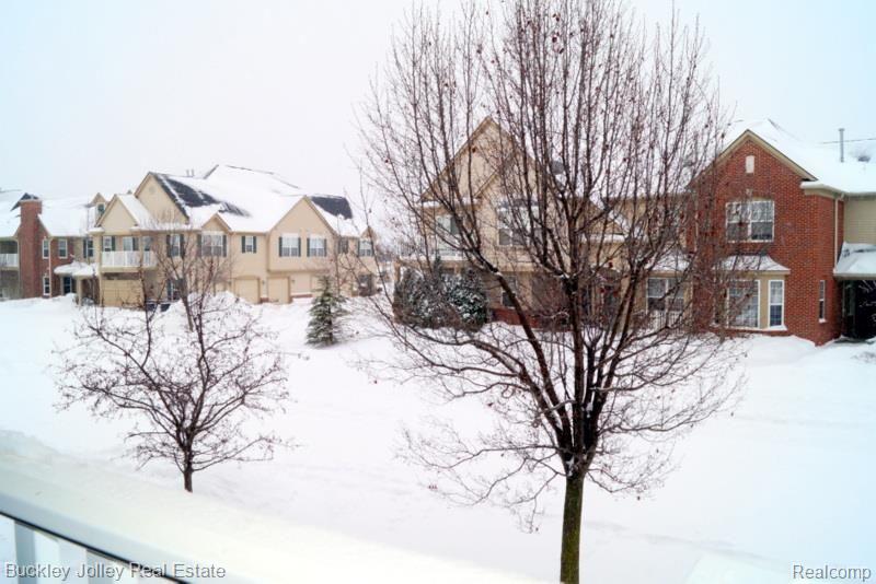4094 Hampton Ridge Boulevard, Unit 53 Howell, MI 48843 - Photo 14 of 15 Back Deck Views
