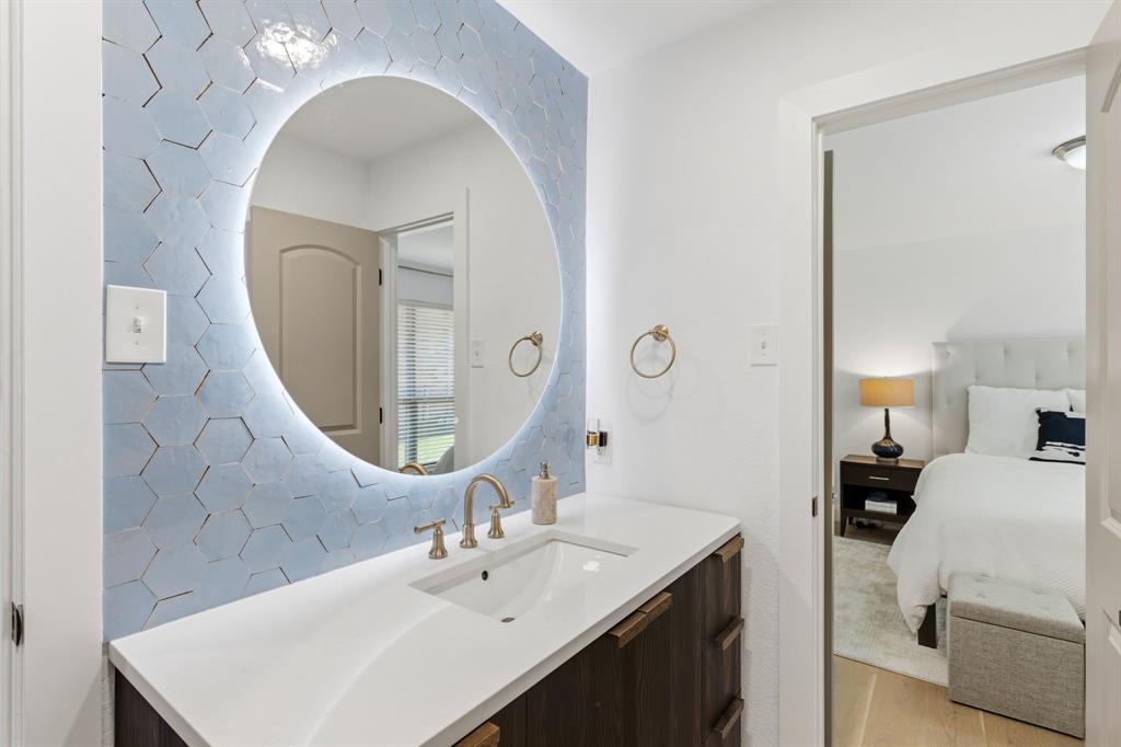 2319 Castle Rock Road Carrollton, TX 75007 - Photo 11 of 30 Fully renovated jack and jill bath