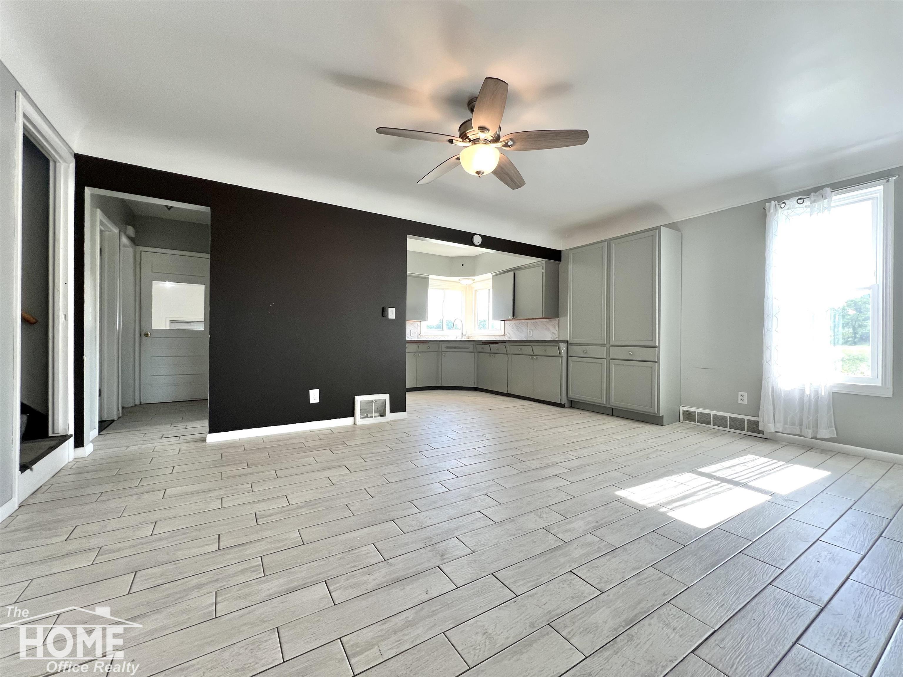 10306 Reid Road Swartz Creek, MI 48473 - Photo 5 of 39 50179291-7ed3ed04-f4ce-4fcc-8879-8e790dbd37e2.JPG