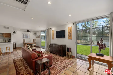 $589,000 | 100 South Doheny Drive, Unit 214, Los Angeles, CA 90048