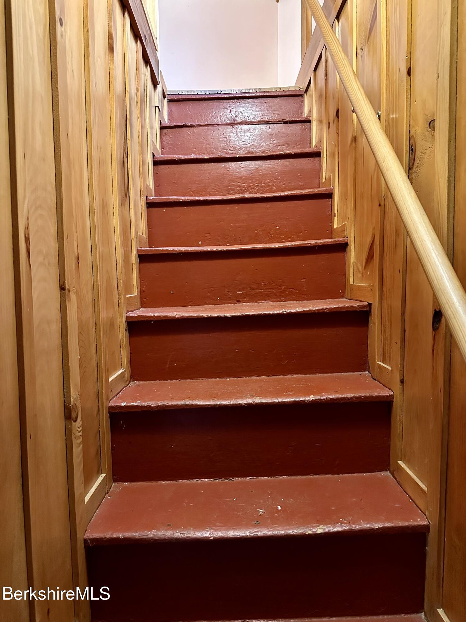 40 Interlaken Road Stockbridge, MA 01266 - Photo 15 of 23 Stairway