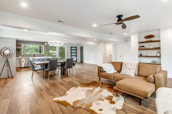 $489,900 | 5936 Spring Glen Drive, Dallas, TX 75232