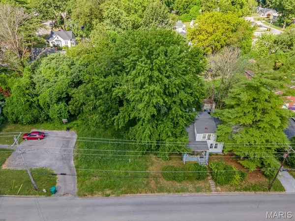 $12,400 | 213 North Monroe Street, Lebanon, IL 62254