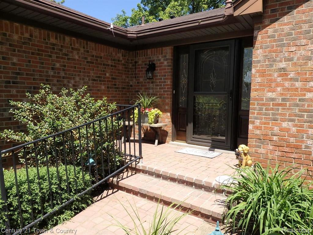 242 Poco Court Rochester Hills, MI 48307 - Photo 19 of 45