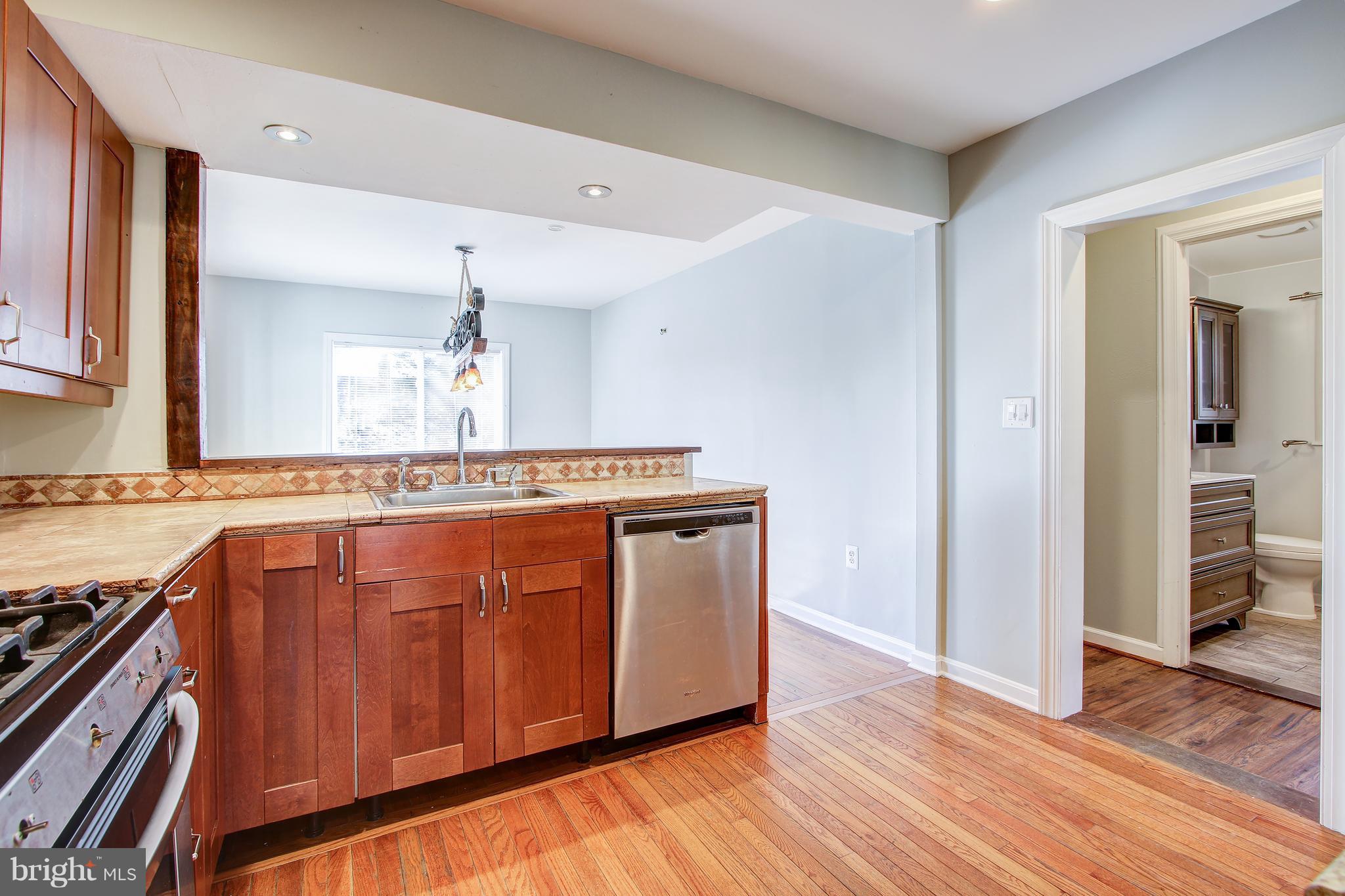 11504 Joseph Mill Road Silver Spring, MD 20906 - Photo 13 of 48 Kitchen