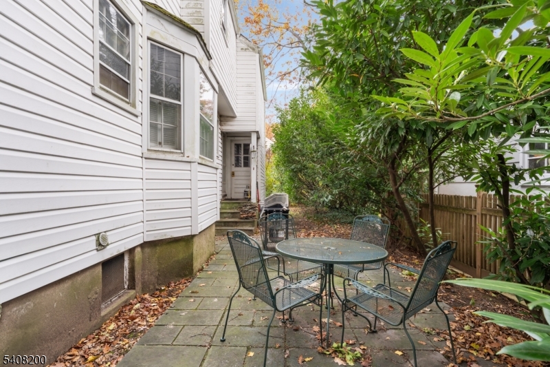 16 Meadowbrook Road Chatham, NJ 07928 - Photo 4 of 12