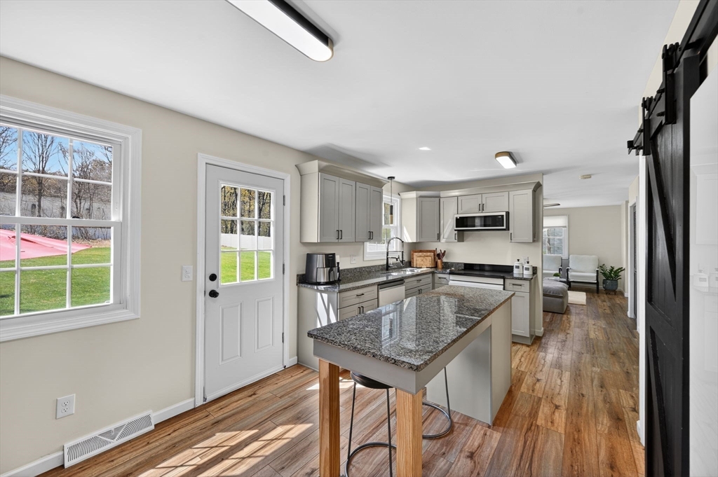 52 Stagecoach Road Amherst, MA 01002 - Photo 11 of 28 Gallery Image 11