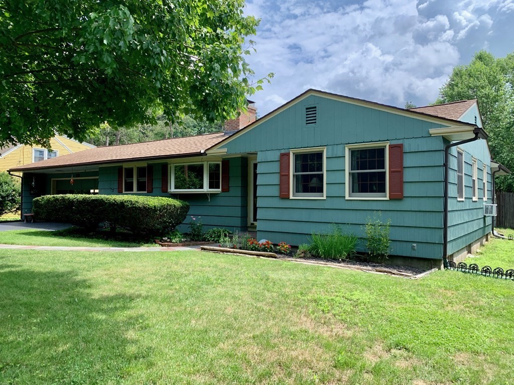 10 Stone Ridge, Greenfield, MA 01301 Compass