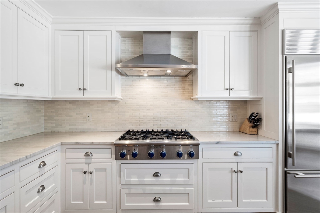 243 Ridgeway Road Weston, MA 02493 - Photo 16 of 36