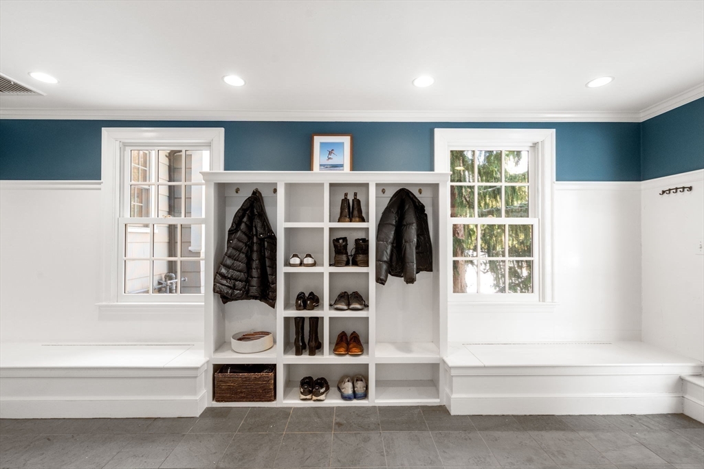 243 Ridgeway Road Weston, MA 02493 - Photo 26 of 36