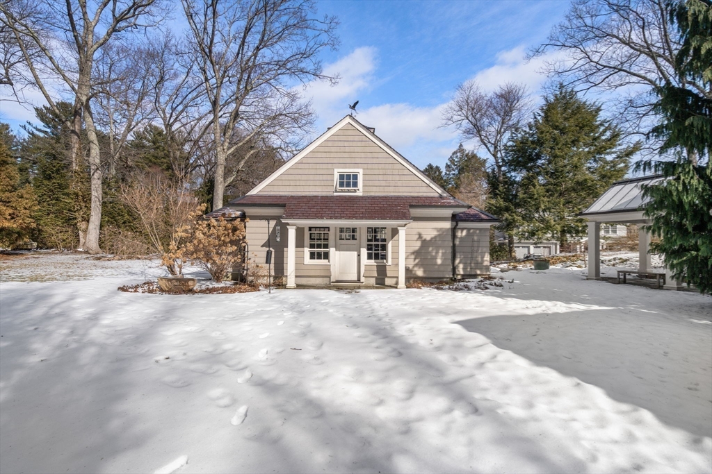 243 Ridgeway Road Weston, MA 02493 - Photo 31 of 36