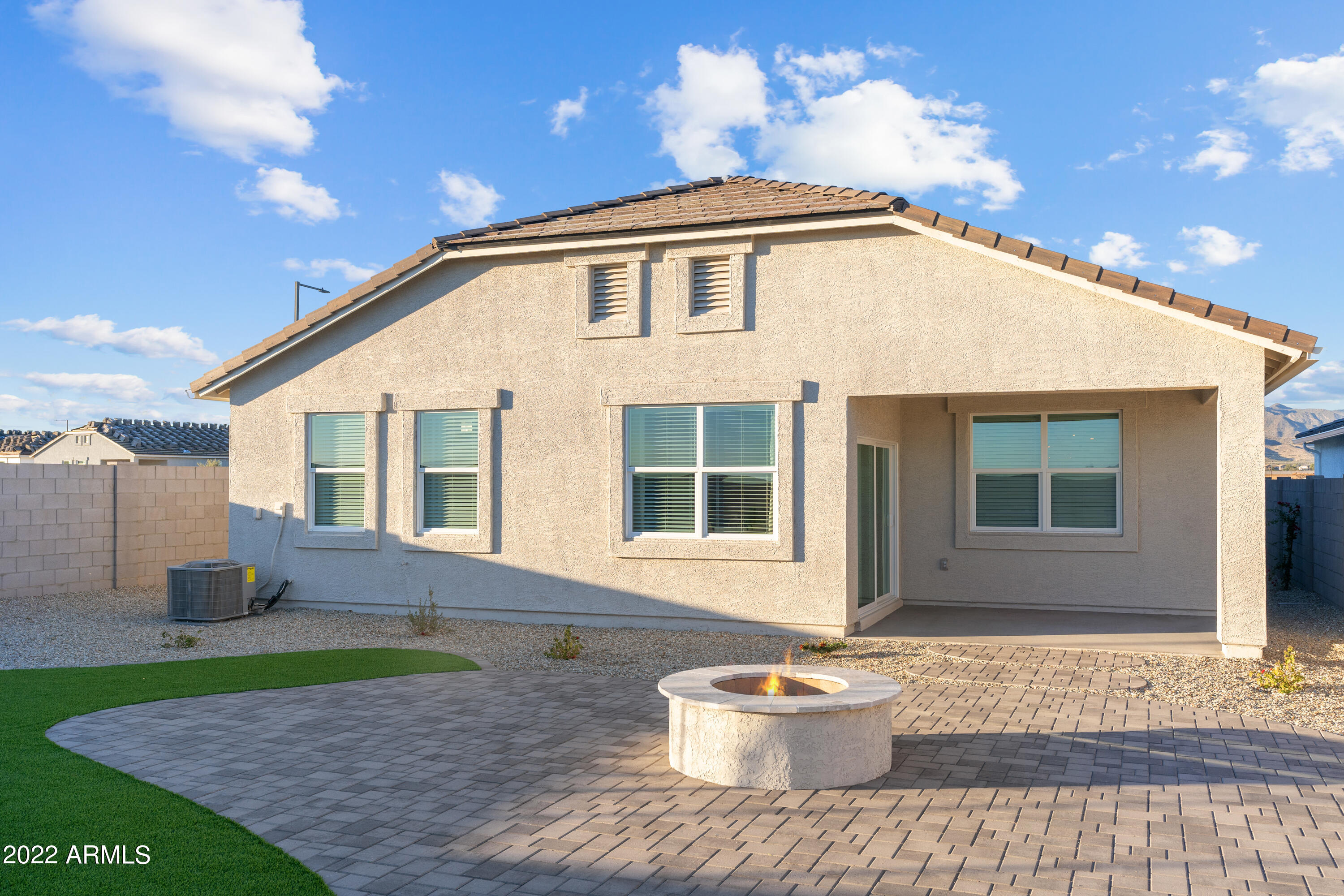 23983 West Ripple Road Buckeye, AZ 85326 - Photo 4 of 68 H40H_Huntsville_Desert Moon_Buckeye_AZ_D