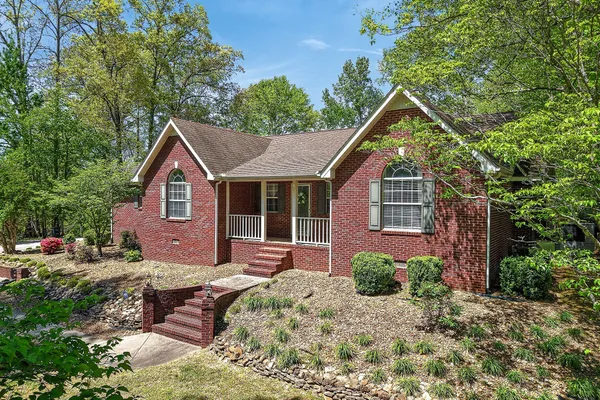 $569,500 | 229 Hickory Boulevard, McMinnville, TN 37110