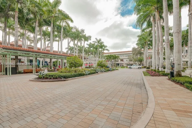 $4,600 | 4100 Salzedo Street, Unit 509, Coral Gables, FL 33146