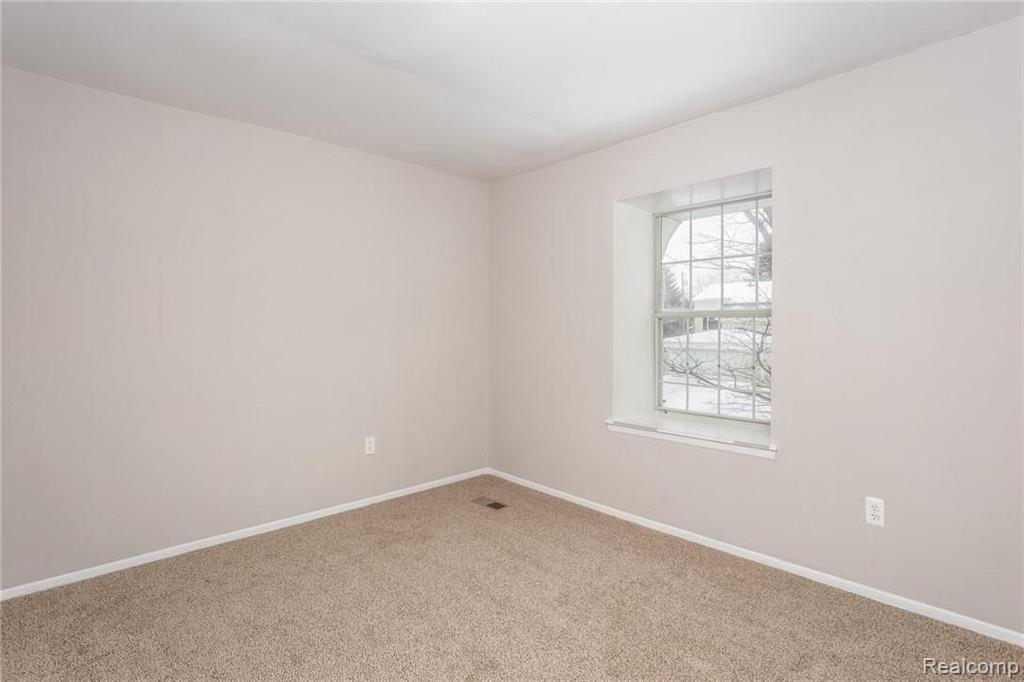 108 Manor Way Rochester, MI 48309 - Photo 20 of 32