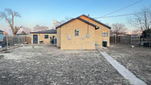 $160,900 | 506 2nd Street, Farwell, TX 79325