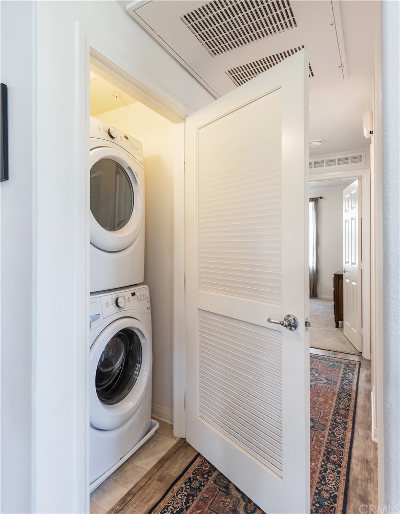 75 Plateau Irvine, CA 92618 - Photo 19 of 29 a utility room with dryer and washer