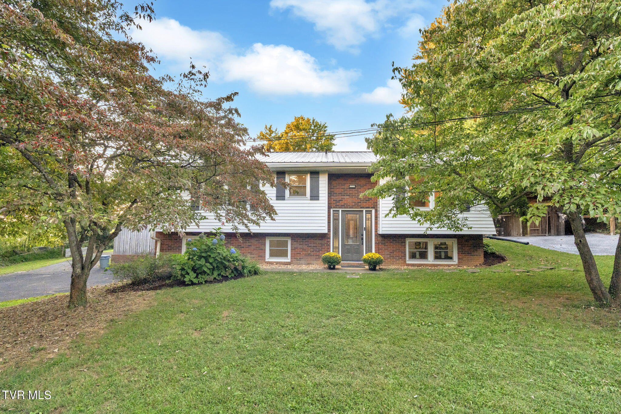 222 Roy Martin Road Gray, TN 37615 - Photo 1 of 72 1-web-or-mls-DSC07911