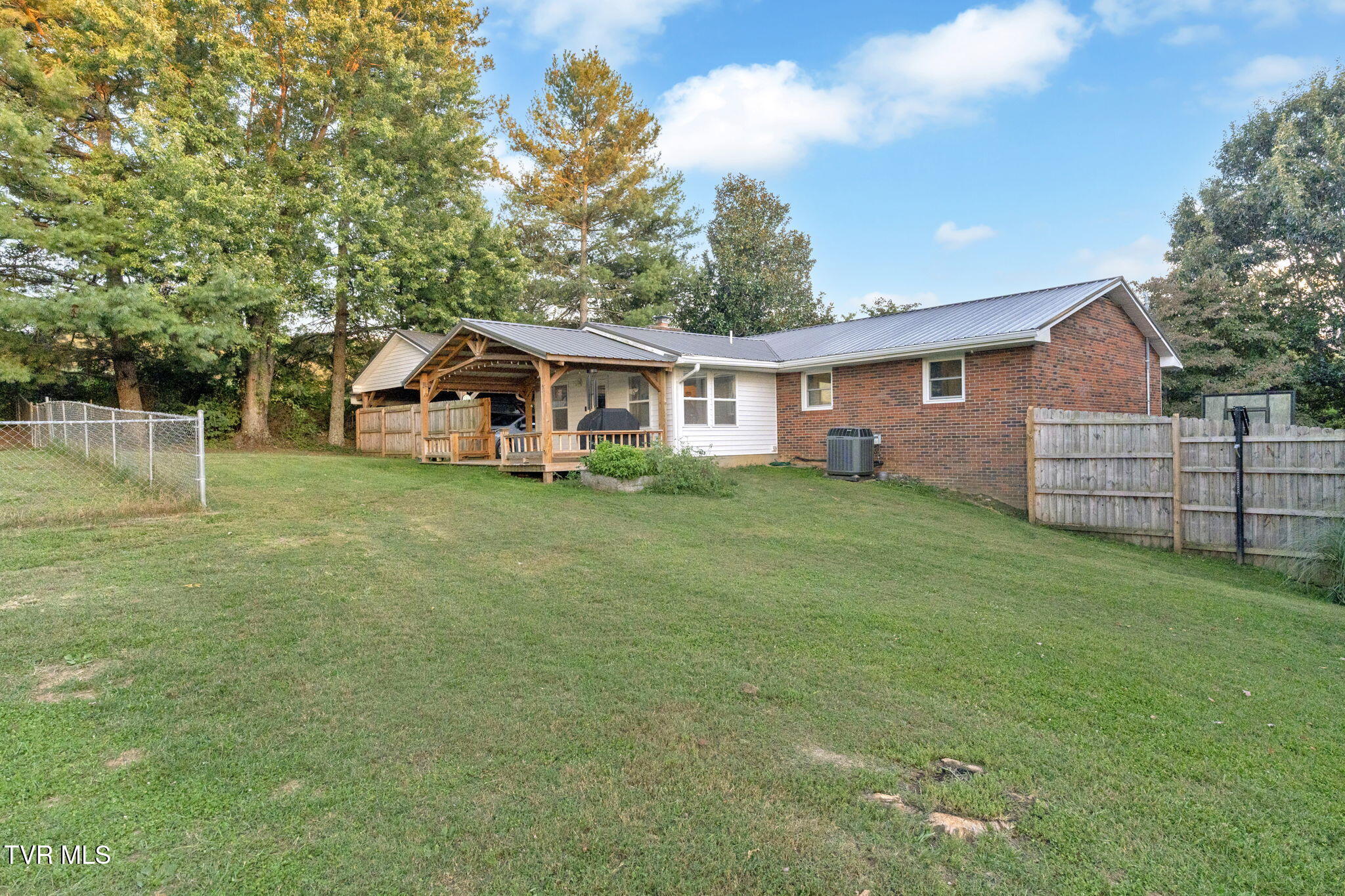 222 Roy Martin Road Gray, TN 37615 - Photo 13 of 72 27-web-or-mls-DSC07932