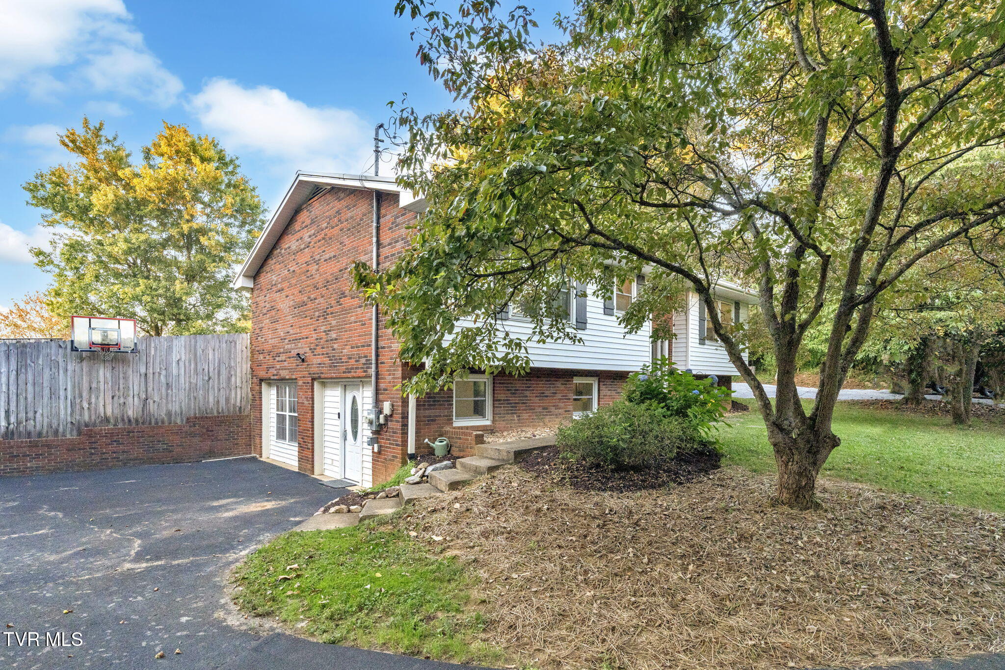 222 Roy Martin Road Gray, TN 37615 - Photo 16 of 72 52-web-or-mls-DSC07914