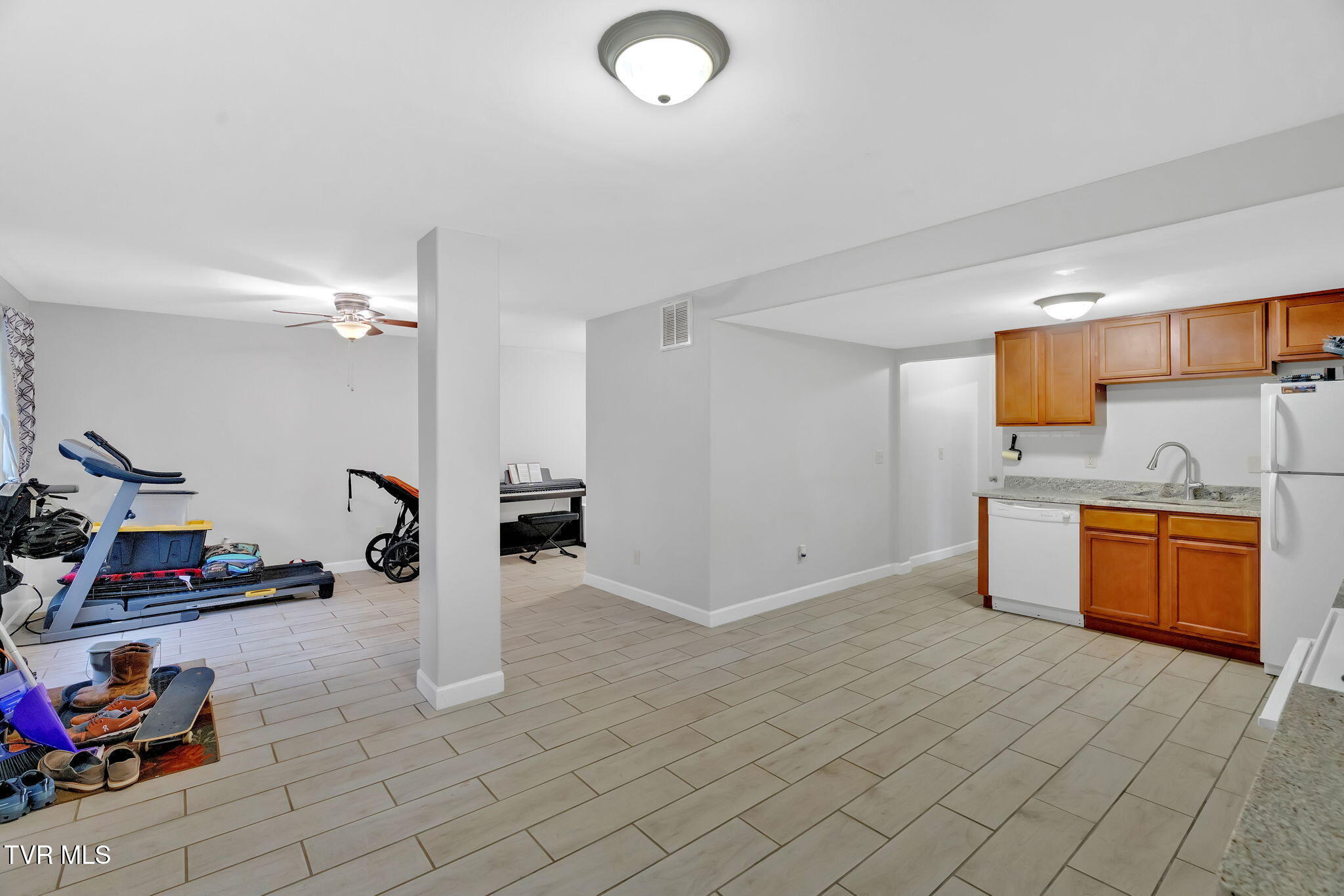 222 Roy Martin Road Gray, TN 37615 - Photo 46 of 72 47-web-or-mls-DSC07896