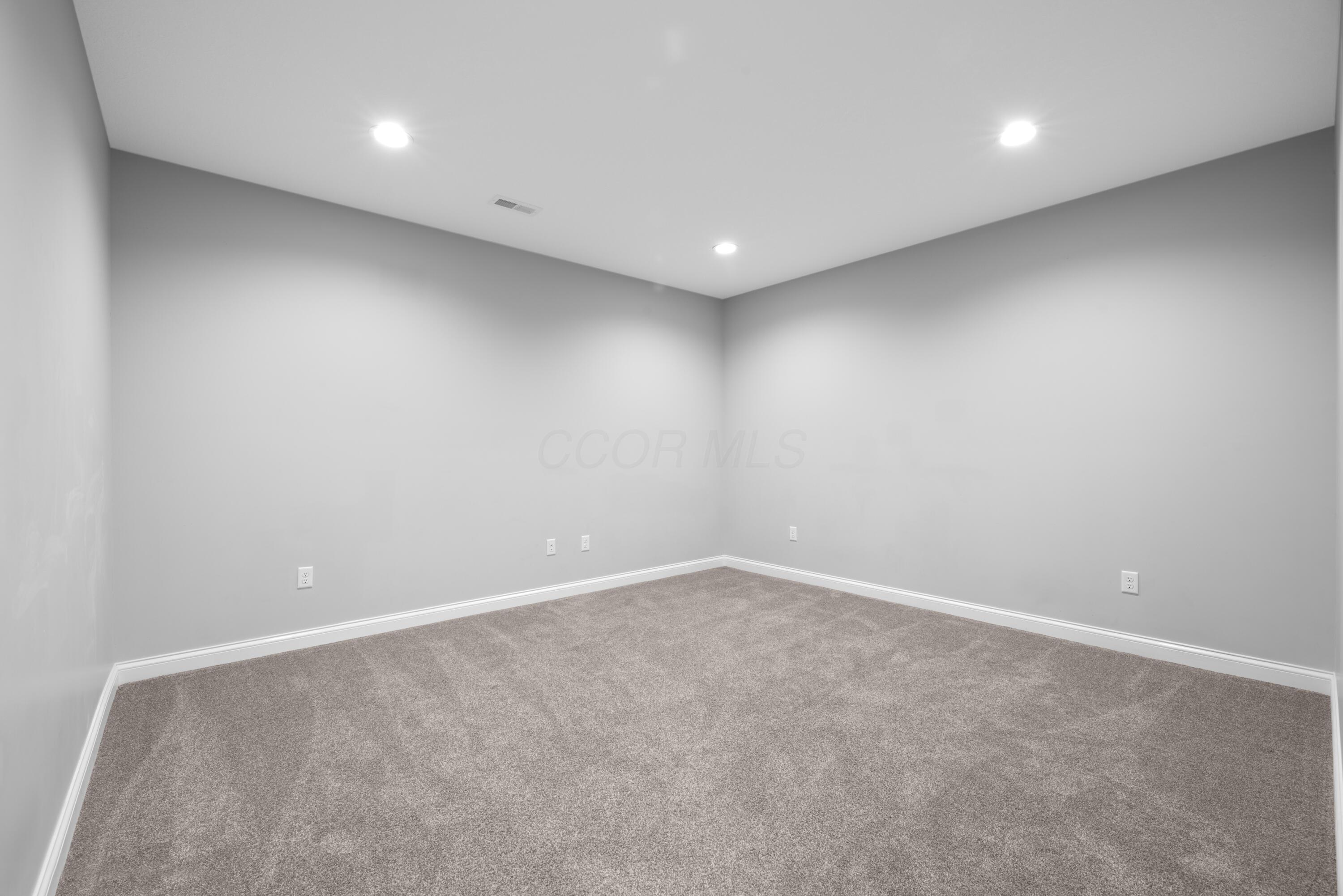 6405 Beecher Road Pataskala, OH 43062 - Photo 35 of 63 MAR_9736
