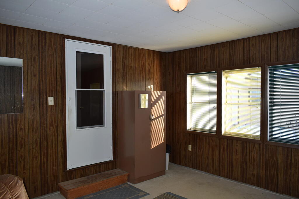526 Winnebago Street La Crosse, WI 54601 - Photo 12 of 12 3-Season Room