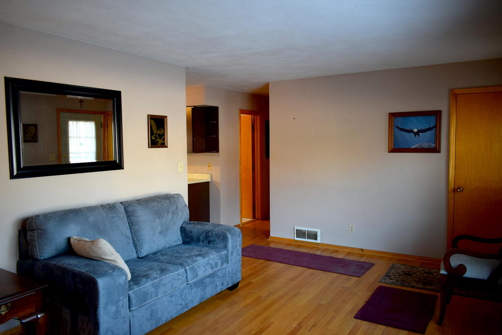 526 Winnebago Street La Crosse, WI 54601 - Photo 2 of 12 Living Room
