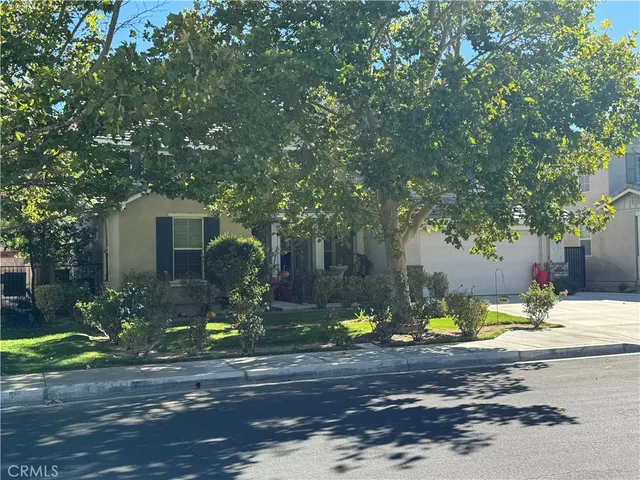 a view of a yard in the house