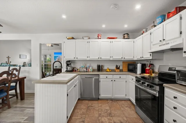 $330,000 | 215 Woodland Lakes Road, Goose Creek, SC 29445