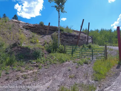 $685,000 | 407 Freedom Rdg Road, Thayne, WY 83127