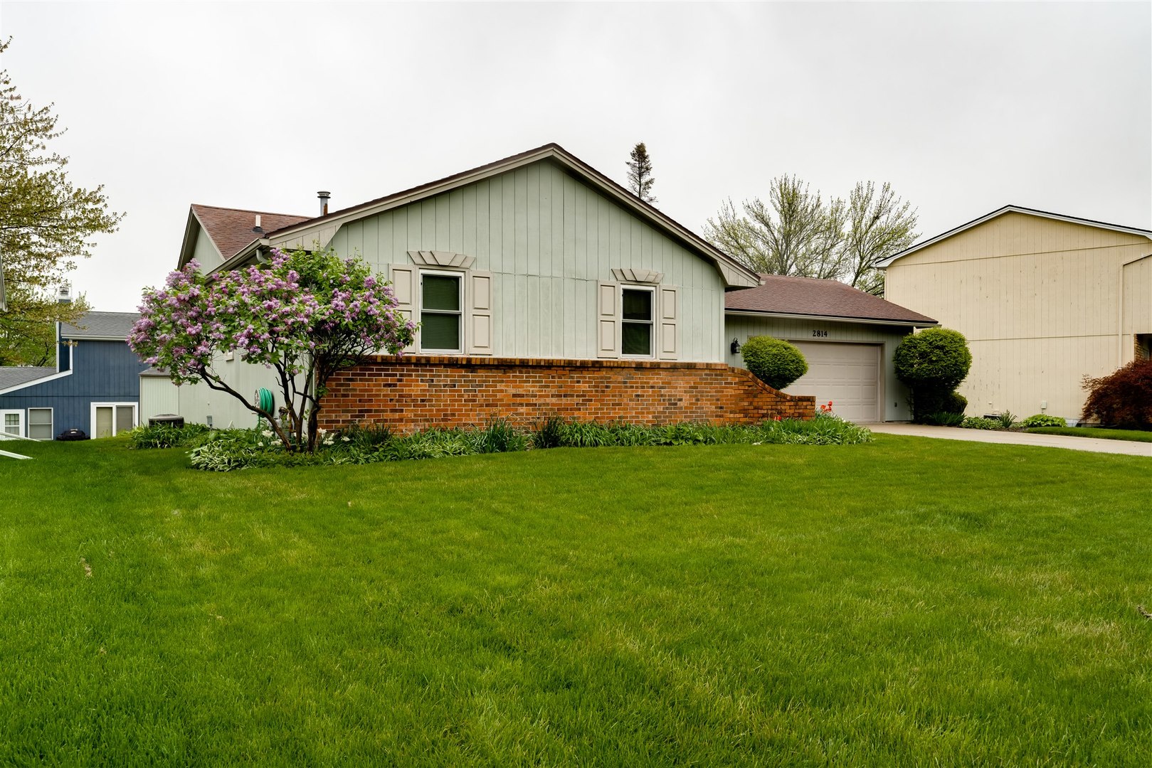 2814 Richard Road Bloomington, IL 61704 - Photo 3 of 30