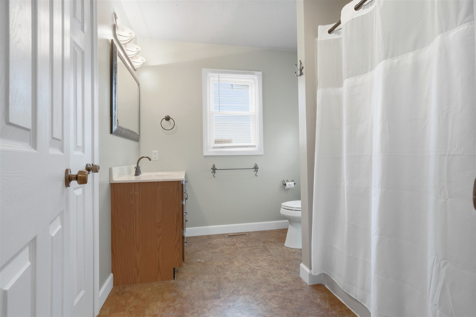 2814 Richard Road Bloomington, IL 61704 - Photo 5 of 30