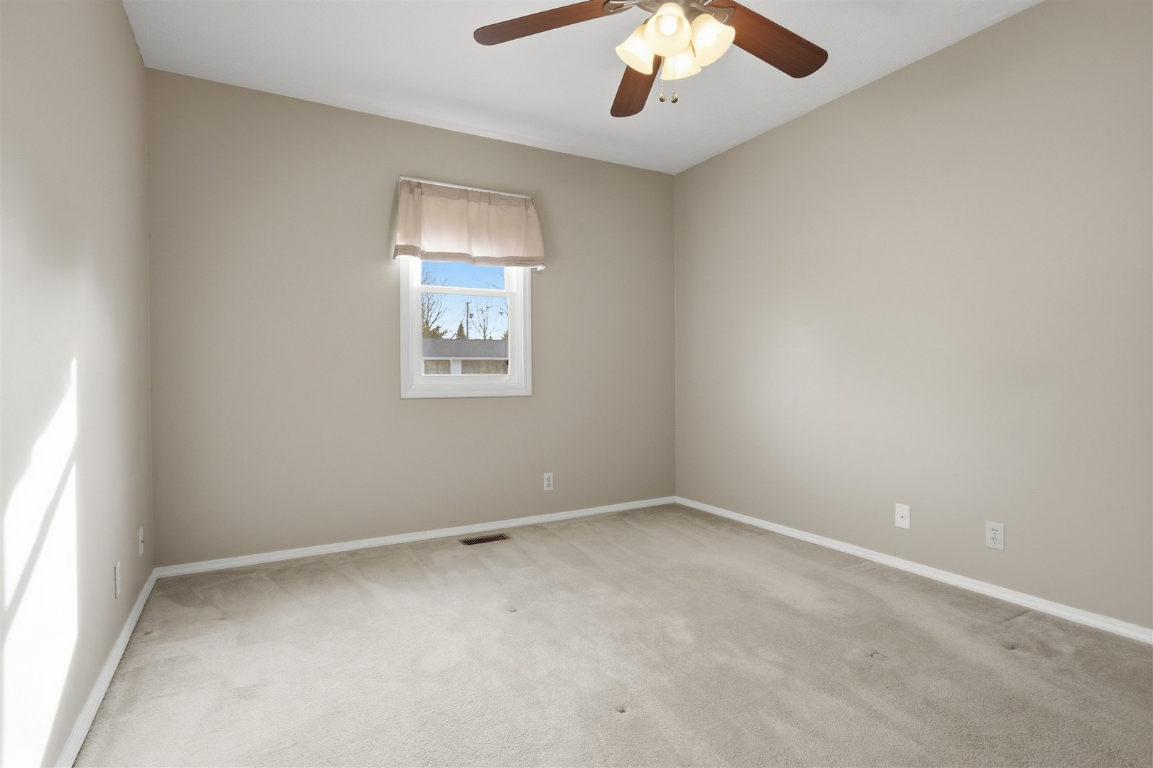 2814 Richard Road Bloomington, IL 61704 - Photo 9 of 30