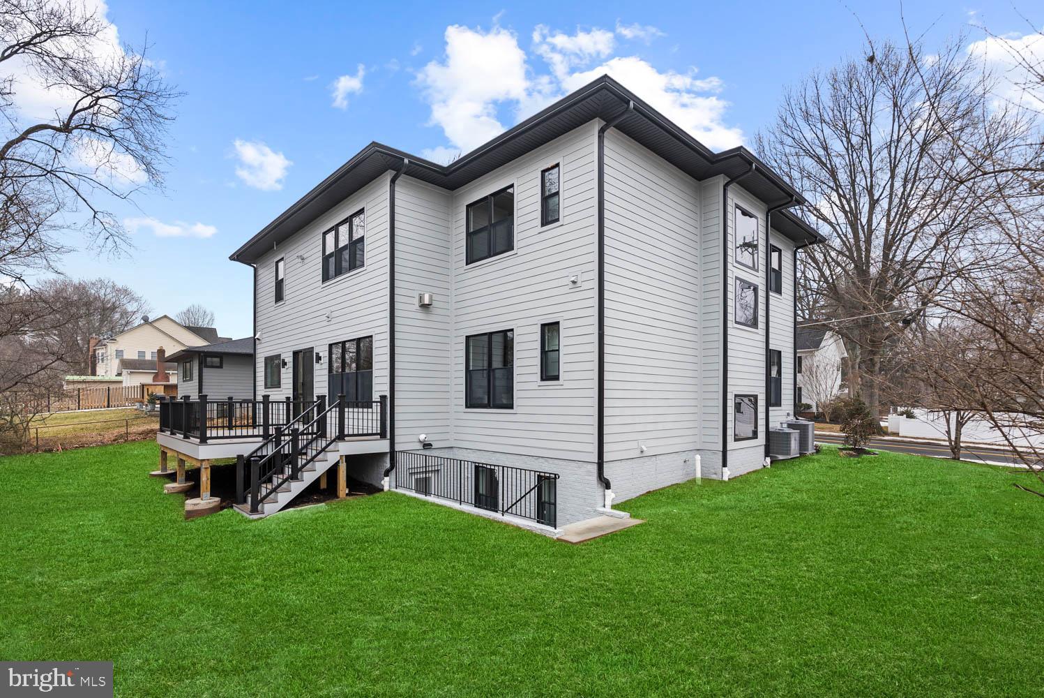 402 Marshall Road Southwest Vienna, VA 22180 - Photo 4 of 78