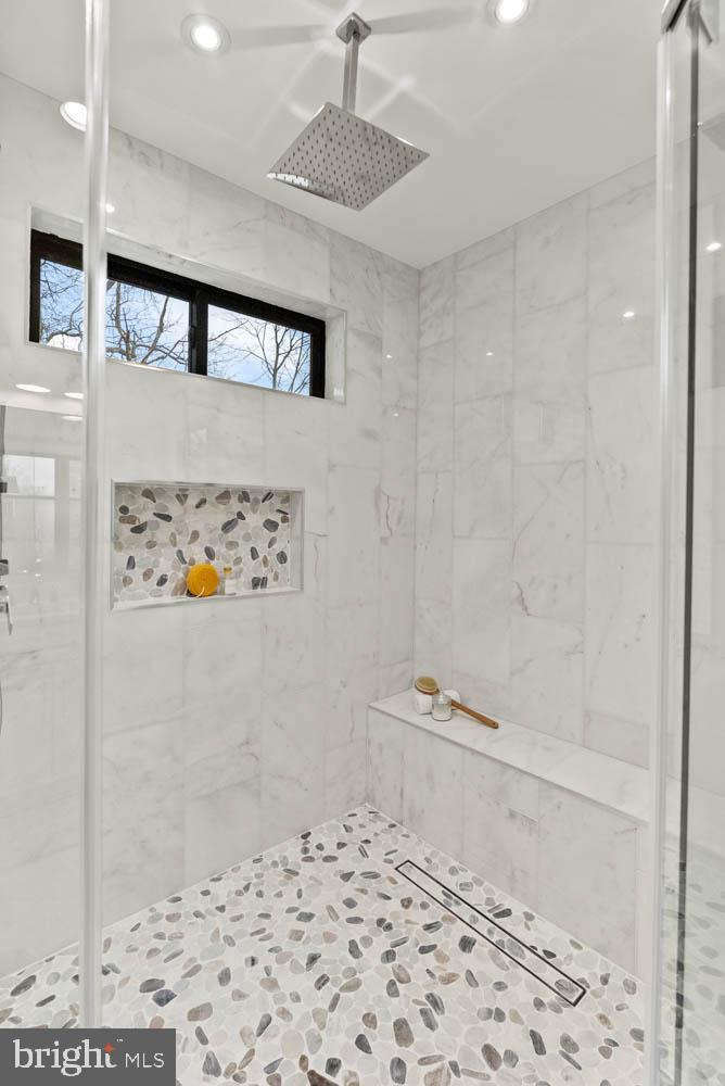 402 Marshall Road Southwest Vienna, VA 22180 - Photo 43 of 78