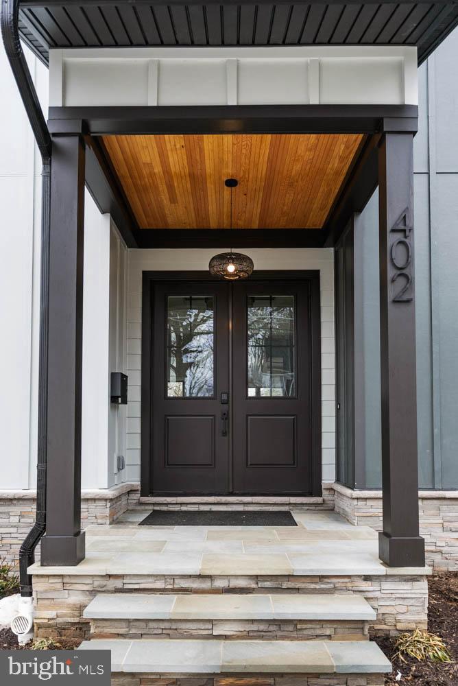 402 Marshall Road Southwest Vienna, VA 22180 - Photo 5 of 78