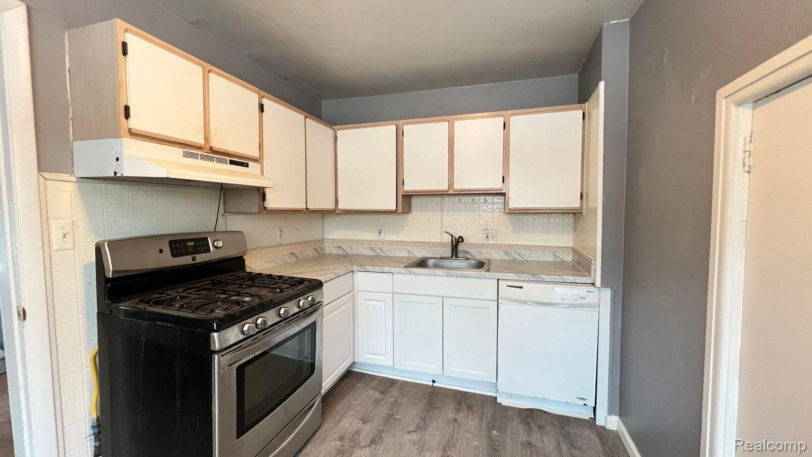 24274 Northline Road Taylor, MI 48180 - Photo 3 of 6 Gallery Image 3