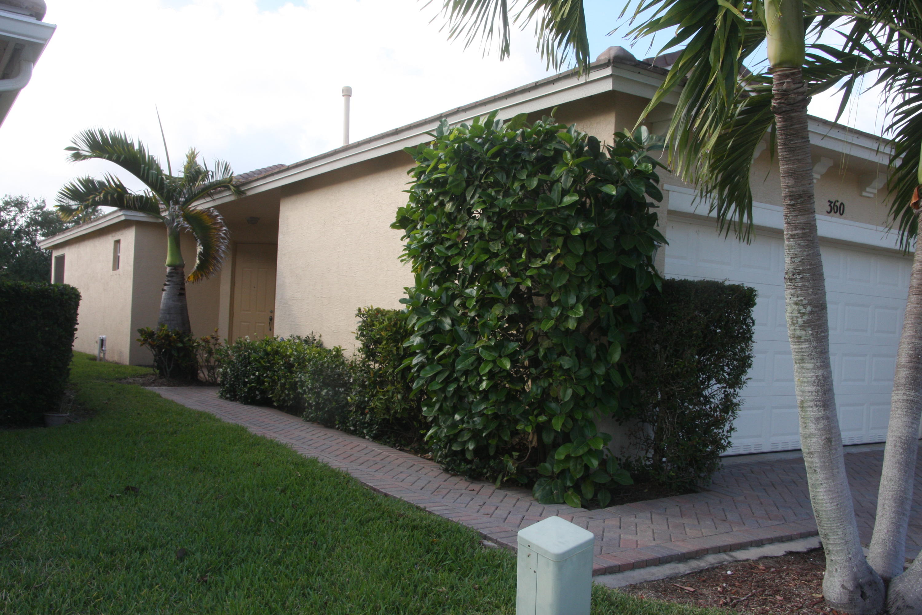 360 Southwest Coconut Key Way Port St. Lucie, FL 34986 - Photo 2 of 31 IMG_1575 (2)