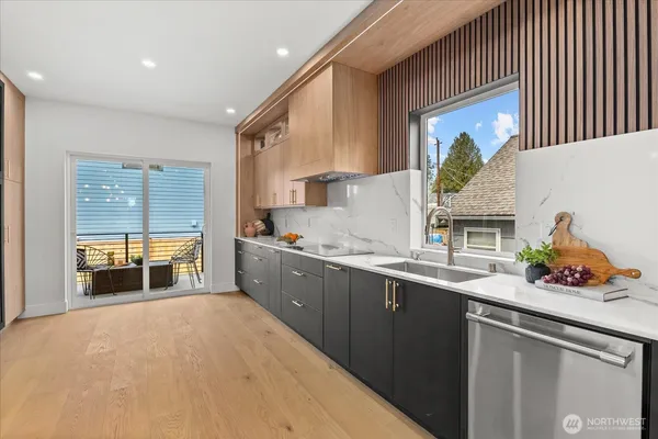 $1,899,999 | 9535 Dayton Avenue North, Seattle, WA 98103